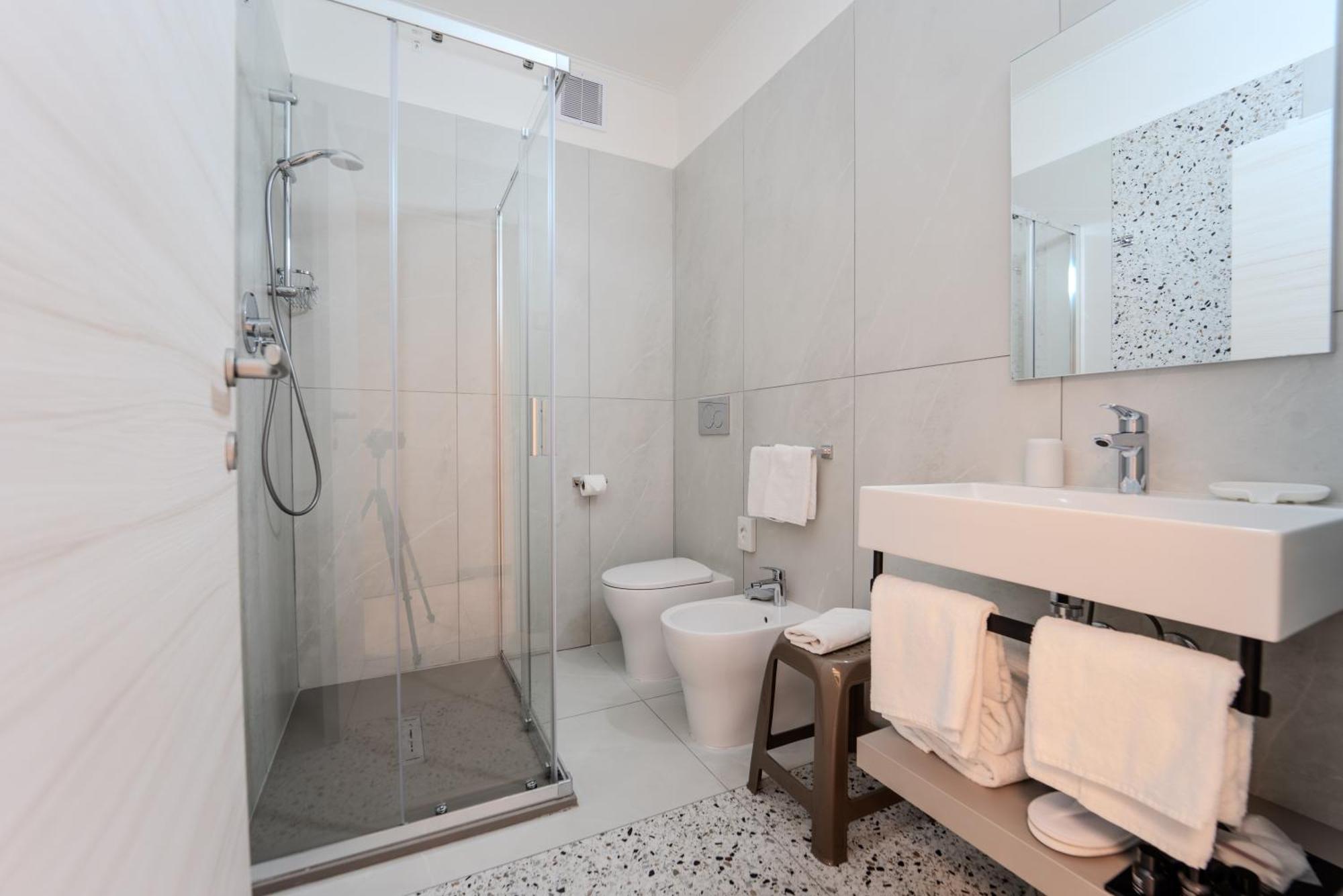 Hotel Donatello Модена Екстериор снимка