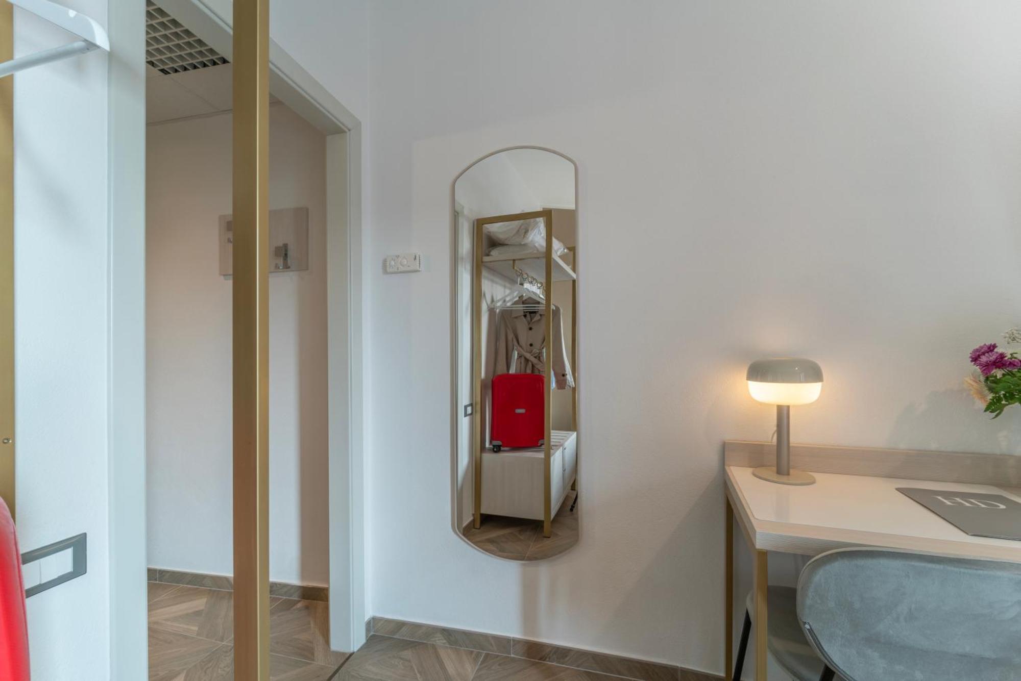 Hotel Donatello Модена Екстериор снимка