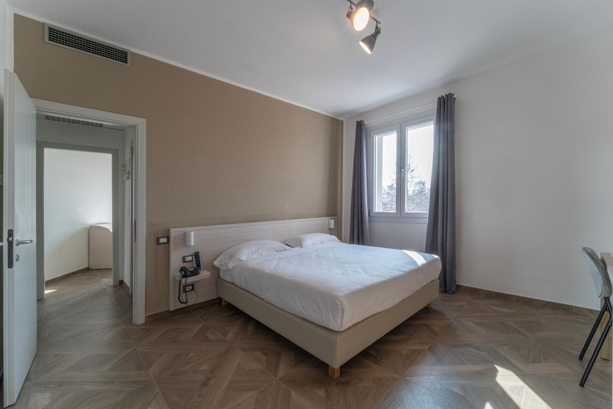 Hotel Donatello Модена Екстериор снимка