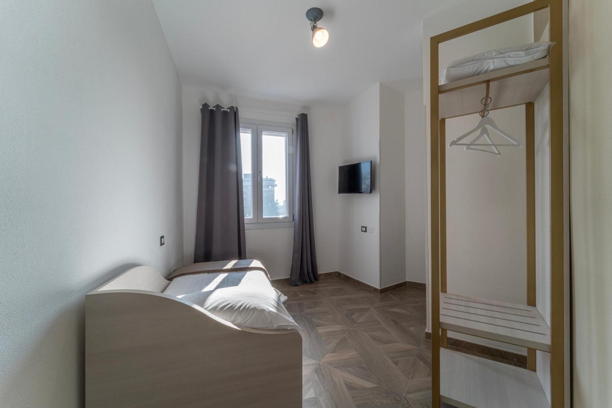 Hotel Donatello Модена Екстериор снимка